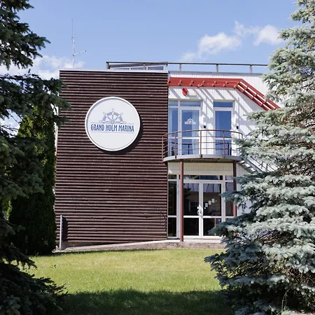 Grand Holm Marina Pootsmani